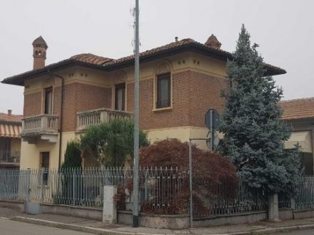 Villa - Via CORRIDONI 38